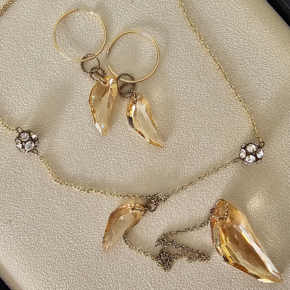 Swarovski Elements necklace & earrings set - Picture 3 of 11